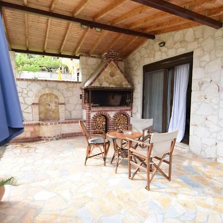 Holiday Villa Vee Néa Szkióni Kültér fotó