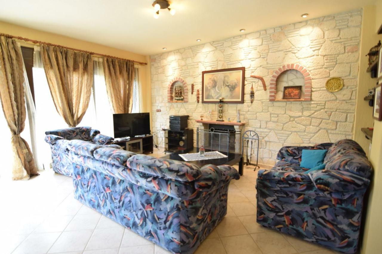 Holiday Villa Vee Néa Szkióni Kültér fotó